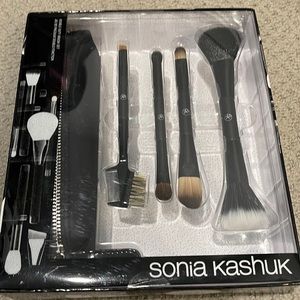 SONIA KASHUK DOUBLE DUTY BRUSH SET